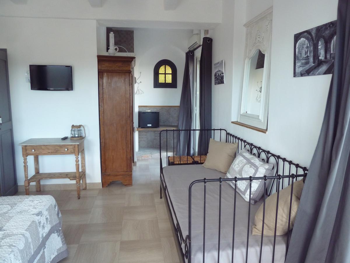 Au Pied Des Baous Bed & Breakfast Vence Ngoại thất bức ảnh
